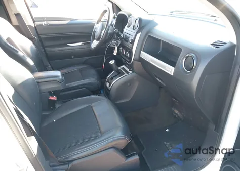 2016 Jeep Compass Latitude z USA, uszkodzony, nr VIN 1C4NJCEA5GD648135